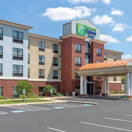 Holiday Inn Express & Suites - New Philadelphia Southwest, An Ihg Hotel